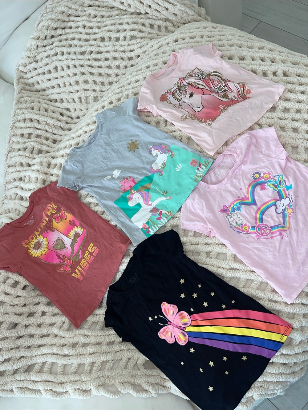 🌼🩷T-shirt Bundle 4/5T little Girls Children’s Place-Never worn!🩷🌼